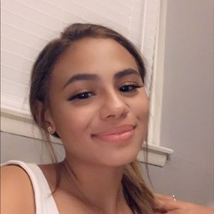 Meet your Posher, Azalea